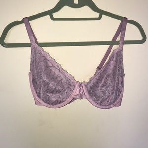 Cupless underwire bra with lace design